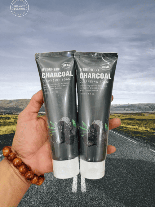 sua-rua-mat-hebeheba-charcoal-co-tot-khong-review-chan-that-tu-nguoi-dung